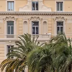 Genesis Hotel 5*