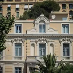 Hotel Genesis