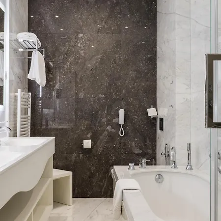 Genesis Hotel Menton