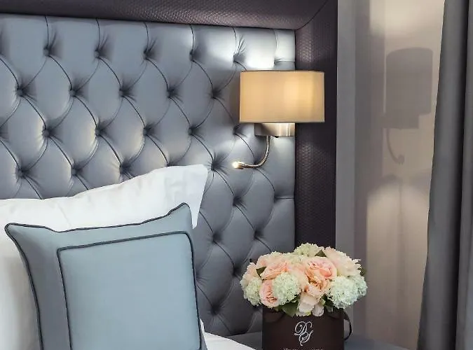 Hotel Genesis