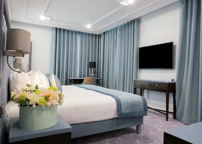 Genesis Hotel 5*
