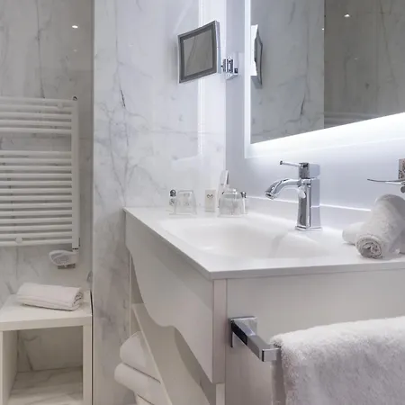 Genesis Hotel Menton