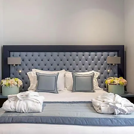 Genesis Hotel 5*