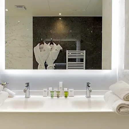 Hotel Genesis 5*