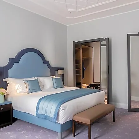 Genesis Hotel 5*
