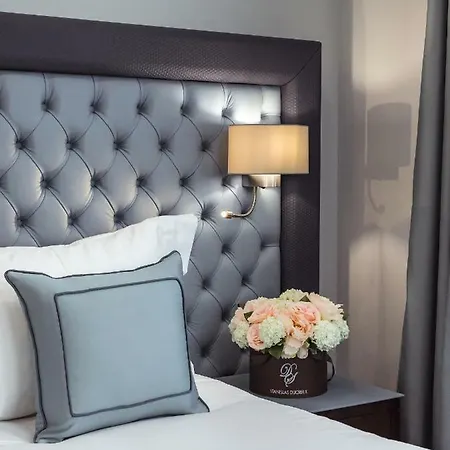 Hotel Genesis
